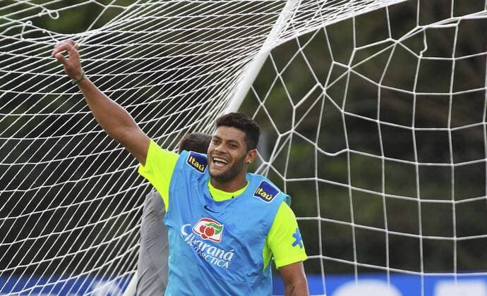 Fußball, Training Nationalteam Brasilien Brazilian soccer team striker Hulk during a training session at the Vila Ventura hotel, in Viamao, Brazil, 28 March 2016. Brazil will face Paraguay on 29 March 2016 in a Russia 2018 qualifier game. Brazilian National Soccer team training session !ACHTUNG: NUR REDAKTIONELLE NUTZUNG!  20160328-635947890128583706