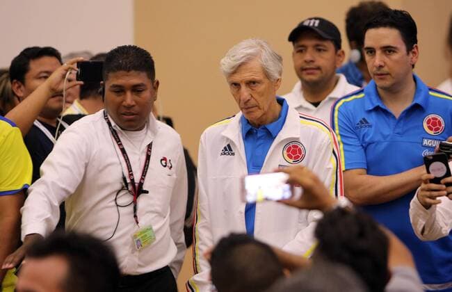 Fußball, PK Nationalteam Kolumbien Clombian national soccer team manager Jose Pekerman (C) arrives at a presser in Barranquilla, Colombia, 28 March 2016, where the Ecuador and Colombia will hold a Russia 2018 World Cup qualifying match tomorrow. EFE Mauricio Duenas Castaneda ECUADORAN NATIONAL SOCCER TEAM PLAYERS PRESSER !ACHTUNG: NUR REDAKTIONELLE NUTZUNG!  BAQ002 20160328-635948012956779010