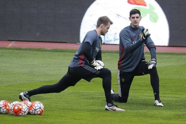 Fußball, Training Nationalteam Belgien in Leiria Simon Mignolet of Belgium and Thibaut Courtois of Belgium during the training session t FOOTBALL : Belgique - Entrainement et conference de presse - Leiria - 28 03 2016 Photonews Panoramic 