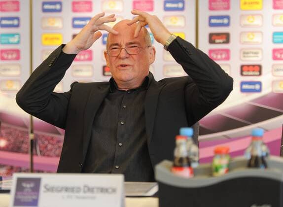29.03.2016, xmhx, Fussball UEFA WomenÕs Champions League, 1.FFC Frankfurt - FC Rosengard, emspor, v.l. Siegfried Dietrich (Manager 1. FFC Frankfurt)