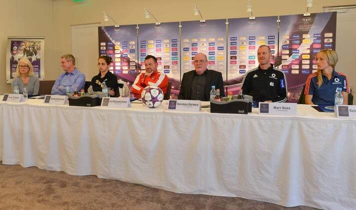 29.03.2016, xmhx, Fussball UEFA WomenÕs Champions League, 1.FFC Frankfurt - FC Rosengard, emspor, v.l. Uebersetzerin, Klas Tjebbes (Manager FC Rosengard), Natasa Andonova (FC Rosengard), Jack Majgaard Jensen (Trainer FC Rosengard), Siegfried Dietrich (Manager 1. FFC Frankfurt), Matt Ross (Trainer 1. FFC Frankfurt), Kathrin Hendrich (1. FFC Frankfurt)