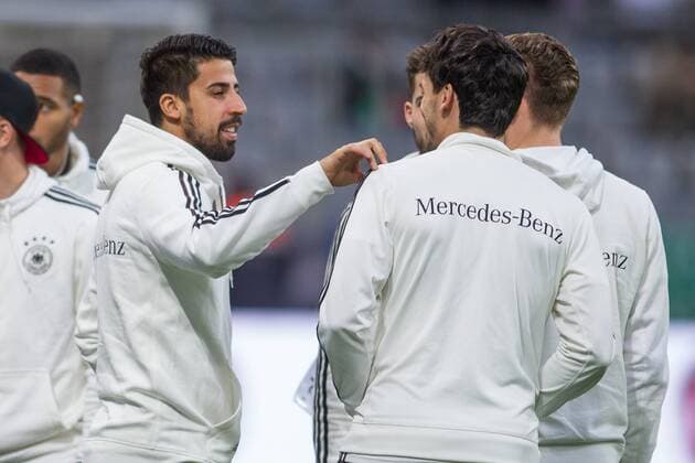 Muenchen Kapitaen Sami Khedira (GER 6) und Mats Hummels (GER 5) beim Freundschaftsspiel zwischen Deutschland und Italien am 29.03.2016, Copyright: Schueler Eibner-Pressefoto EP_JSE