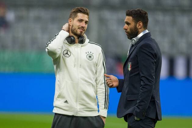 Muenchen Torwart Kevin Trapp (GER 26) im Gespraech mit seinem Mannschaftskameraden Torwart Salvatore Sirigu (ITA 12) vor dem Freundschaftsspiel zwischen Deutschland und Italien am 29.03.2016, Copyright: Schueler Eibner-Pressefoto EP_JSE