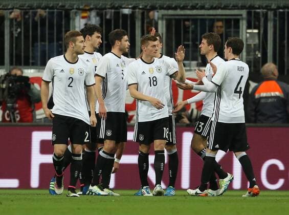 Shkodran Mustafi, Mats Hummels, Toni Kroos 1:0, Thomas Müller, Sebastian Rudy Freude Emotion jubelnd Jubel nach 1:0 Fußball Fussball Länderspiel Saison 2015 2016 29.03.2016 DFB Nationalmannschaft BR Deutschland vs. Italien