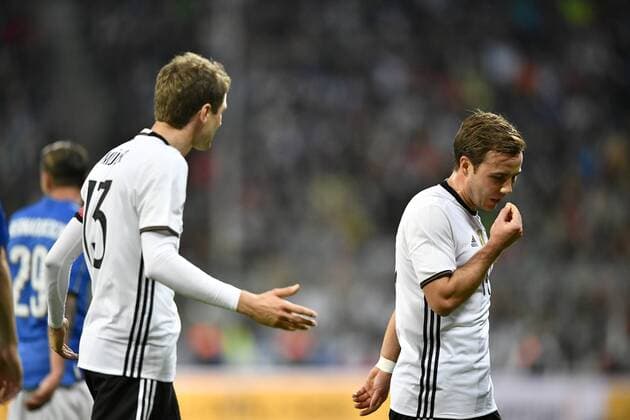Thomas Müller (GER) sauer auf Mario Götze (GER) Gestik, Geste DFB Länderspiel Nationalteam Deutschland gegen Italien Freundschaftsspiel Fußball Herren GER vs ITA Allianz Arena München 29.03.2016 DFB Länderspiel Nationalteam Deutschland gegen Italien