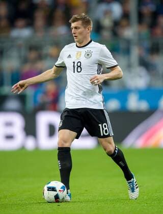 29. Maerz 2016: Muenchen, Allianz Arena: Fussball Testspiel: Deutschland - Italien: Toni Kroos (Deutschland)l.