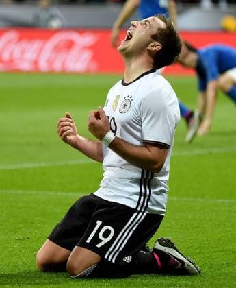 Fußball, Länderspiel, Deutschland - Italien 29.03.2016, xjhx, Fussball Testspiel, Deutschland - Italien, emspor v.l. Mario Goetze (Deutsche Fussball Nationalmannschaft DFB) Torjubel, Goal celebration, celebrate the goal zum 2:0