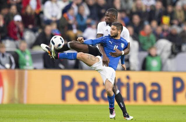 München, 29.03.2016, Allianz Arena Antonio Rüdiger (Deutschland) im Duell mit Lorenzo Insigne (ITA) Deutschland - Italien mm