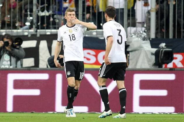 Toni Kroos celebrates scoring goal with Jonas Hector. Munich 29-03-2016 Allianz Arena Football Calcio Friendly match Germany - Italy - Nationalteam Länderspiel lucaxpagliaricci