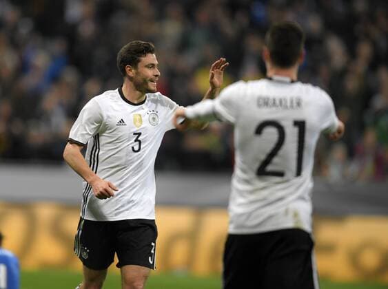 29.03.2016, Fussball Nationalmannschaft, Freundschaftsspiel Deutschland - Italien, in der Allianz-Arena München. Torjubel Jonas Hector (Deutschland). 