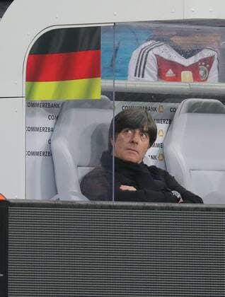DFB Bundestrainer Joachim Jogi LOEW, LÖW, nationalflagge, Nationalfahne, Nationalfarben, schwarz, rot, gold, Flagge, fahne Halbfigur, Freisteller , Aktion, Einzelbild, Portrait, Porträt, DEUTSCHLAND - ITALIEN ( - ) Freundschaftsspiel, friendly match, Deutsche Fussball Nationalmannschaft, DFB am 29.03.2016 in Muenchen.