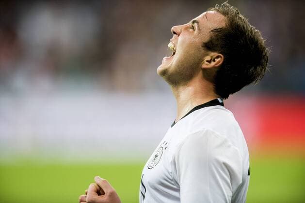 LÄNDERSPIEL DEUTSCHLAND - ITALIEN IN MÜNCHEN 29 03 2016 - München: Das Länderspiel zwischen Deutschland und Italien am 29. März 2016 in der Münchner Allianz Arena. Mario Götze 19 (Deutschland) jubelt über sein Tor. _________________