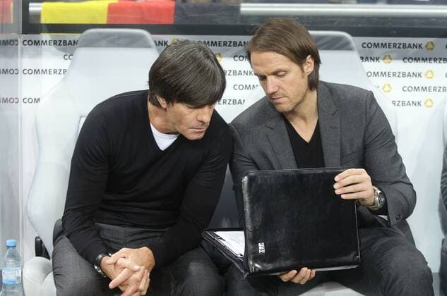 München , Fußball Länderspiel Deutschland vs. Italien , von links: Joachim Löw Thomas Schneider
