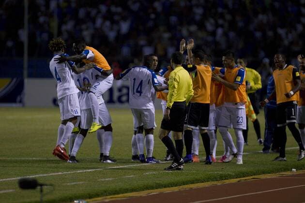 Players of Honduras celebrate after scoring a goal El Salvador during the FIFA World Cup WM Weltmeisterschaft Fussball 2018 Qualification soccer match between Honduras and El Salvador at the Estadio Olímpico in San Pedro Sula, Honduras, 29 March 2016. Honduras vs El Salvador !ACHTUNG: NUR REDAKTIONELLE NUTZUNG!  TEG2001 20160330-635949099286254275