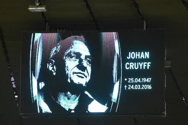 Fußball Länderspiel Deutschland - Italien am 29.03.2016 in der Allianz Arena in München Schweigeminute für den verstorbenen Johan Cruyff xRx