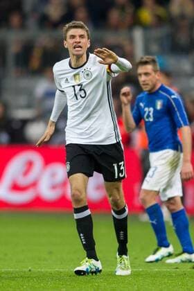 Muenchen Kapitaen Thomas Mueller (GER 13) gibt Anweisungen beim Freundschaftsspiel zwischen Deutschland und Italien am 29.03.2016, Copyright: Schueler Eibner-Pressefoto EP_JSE