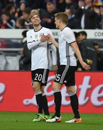 29.03.2016, Fussball Laenderspiel in Muenchen, Deutschland - Italien 4:1, Christoph Kramer (Deutschland), li., und Matthias Ginter (Deutschland)