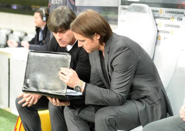 Fussball, Herren, Saison 2015 16, Länderspiel in München, Deutschland - Italien 4:1, v. l. Trainer Joachim Löw (Deutschland), Co-Trainer Thomas Schneider (Deutschland), 29.03.2016,