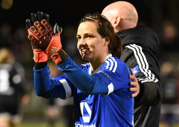Bilder des Tages - SPORT 30.03.2016, xblx, Fussball UEFA WomenÕs Champions League, 1.FFC Frankfurt - FC Rosengard, emspor, v.l. Anne-Kathrine Kremer (1.FFC Frankfurt) feiert den Sieg