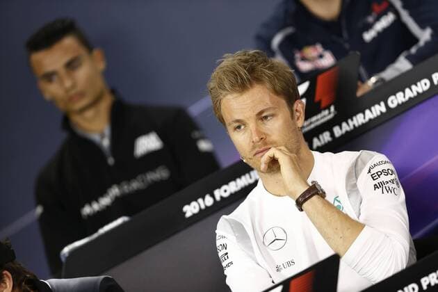 Motorsports: FIA Formula One World Championship WM Weltmeisterschaft 2016, Grand Prix of Bahrain, 6 Nico Rosberg (GER, Mercedes AMG Petronas Formula One Team), 94 Pascal Wehrlein (GER, Manor Racing F1 Team), xHOCHxZWEIx