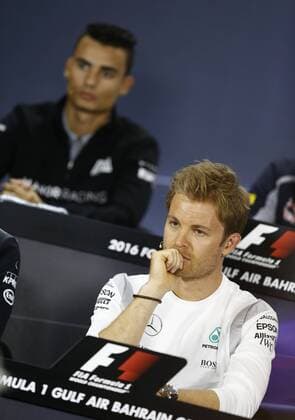 Motorsports: FIA Formula One World Championship WM Weltmeisterschaft 2016, Grand Prix of Bahrain, 6 Nico Rosberg (GER, Mercedes AMG Petronas Formula One Team), 94 Pascal Wehrlein (GER, Manor Racing F1 Team), xHOCHxZWEIx