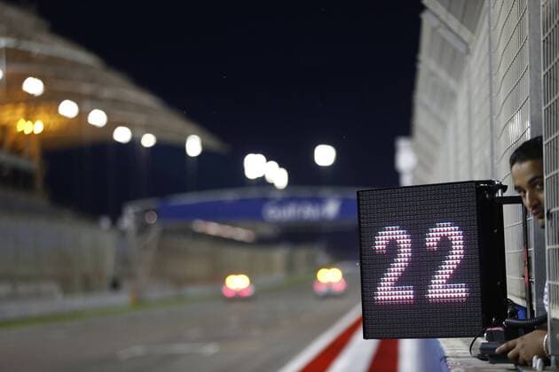 Bilder des Tages - Sport Motorsports: FIA Formula One World Championship WM Weltmeisterschaft 2016, Grand Prix of Bahrain, Bahrain International Circuit xHOCHxZWEIx