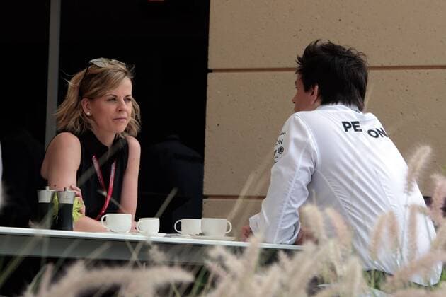 FORMULA 1 - Bahrain GP SAKHIR,BAHRAIN,01.APR.16 - MOTORSPORTS, FORMULA 1 - FIA World Championship WM Weltmeisterschaft Grand Prix of Bahrain, Bahrain International Circuit, free practice. Image shows Susie Wolff and executive director Toto Wolff (Mercedes GP) . GEPAxpictures xFritzxMueller