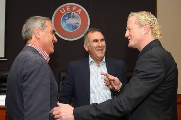 Centenary Hall, Centenary Stadium, Ta Qali, Malta 01 04 2016 Pietro Ghedin head coach of Malta (left) and former Scotland football great Colin Hendry (right) during the Malta Football Association press conference PK Pressekonferenz in relation to the forthcoming football International Friendly Länderspiel match between Italy and Scotland to be played at the National Stadium in Malta on May 29th, 2016. Italy v Scotland International Football Friendly Match on 29 05 2016 in Malta ITA_SCO_05_2016