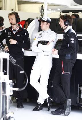 Motorsports: FIA Formula One World Championship WM Weltmeisterschaft 2016, Grand Prix of Bahrain, 47 Stoffel Vandoorne (BEL, McLaren Honda Formula 1 Team), xHOCHxZWEIx