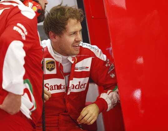 Motorsports: FIA Formula One World Championship WM Weltmeisterschaft 2016, Grand Prix of Bahrain, 5 Sebastian Vettel (GER, Scuderia Ferrari), xHOCHxZWEIx