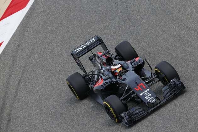Motorsports: FIA Formula One World Championship WM Weltmeisterschaft 2016, Grand Prix of Bahrain, 47 Stoffel Vandoorne (BEL, McLaren Honda Formula 1 Team), xHOCHxZWEIx