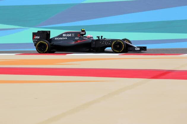 Bahrain Grand Prix, Sakhir 31 March - 03 April 2016 01.04.2016 - Free Practice 1, Jenson Button (GBR) McLaren Honda MP4-31 