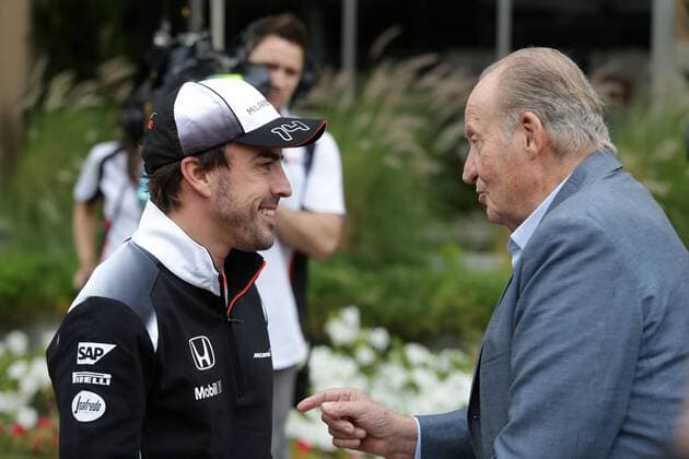 Bahrain Grand Prix, Sakhir 31 March - 03 April 2016 01.04.2016 - Free Practice 2, Fernando Alonso (ESP) McLaren Honda MP4-31 and Re Juan Carlos 