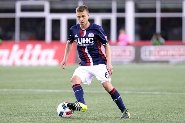April 1, 2016; Foxborough, MA, USA; New England Revolution midfielder Scott Caldwell (6) in action during the first half of an MLS Fussball Herren USA game between the New England Revolution and New York Red Bulls at Gillette Stadium. New England won 1-0. MLS 2016: Red Bulls vs Revolution APR 01 - ZUMAc04_