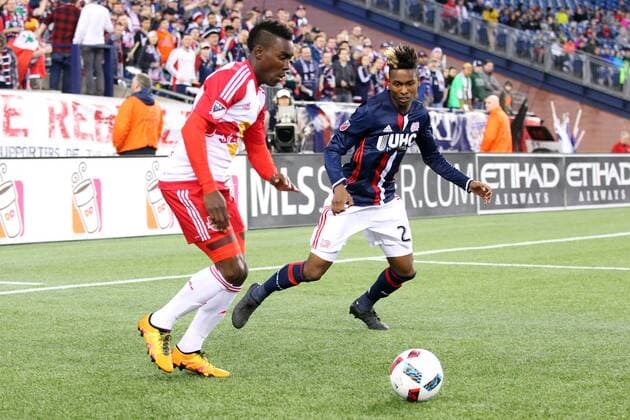 April 1, 2016; Foxborough, MA, USA; New England Revolution defender London Woodberry (28) and New York Red Bulls midfielder Lloyd Sam (10) in action during the first half of an MLS Fussball Herren USA game between the New England Revolution and New York Red Bulls at Gillette Stadium. New England won 1-0. MLS 2016: Red Bulls vs Revolution APR 01 - ZUMAc04_