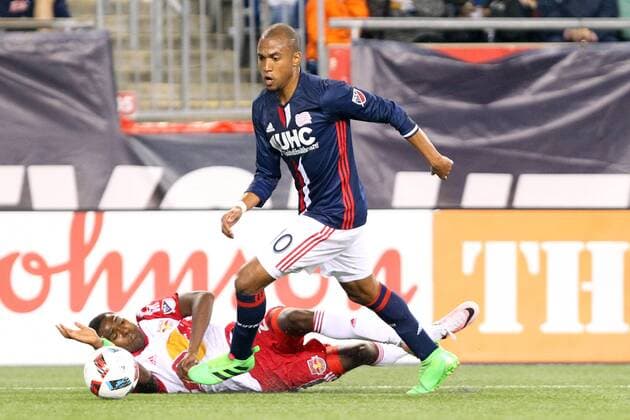 April 1, 2016; Foxborough, MA, USA; New England Revolution forward Teal Bunbury (10) and New York Red Bulls defender Chris Duvall (25) in action during an MLS Fussball Herren USA game between the New England Revolution and New York Red Bulls at Gillette Stadium. New England won 1-0. MLS 2016: Red Bulls vs Revolution APR 01 - ZUMAc04_