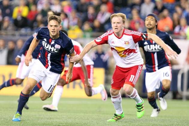 April 1, 2016; Foxborough, MA, USA; New England Revolution midfielder Kelyn Rowe (11) and New York Red Bulls midfielder Dax McCarty (11) battle during the second half of an MLS Fussball Herren USA game between the New England Revolution and New York Red Bulls at Gillette Stadium. New England won 1-0. MLS 2016: Red Bulls vs Revolution APR 01 - ZUMAc04_