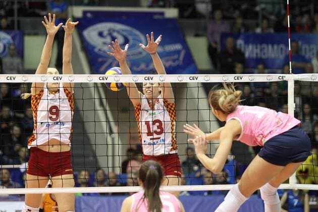 KRASNODAR, RUSSIA. APRIL 2, 2016. Galatasaray s Asli Kalac, Nadia Centoni (L-R background) and Dinamo s Alexandra Pasynkova, Natalia Malykh (L-R front) in action in the rematch of the 2015 16 Season CEV Women s Volleyball Cup Finals at Olimp Sports Palace. Vitaly Timkiv TASS  TS01E470