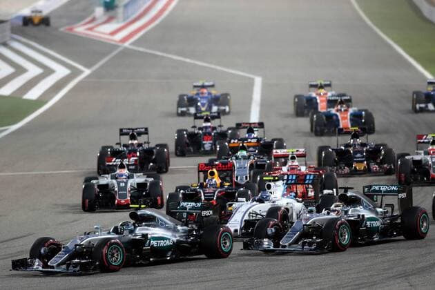 FORMULA 1 - Bahrain GP SAKHIR,BAHRAIN,03.APR.16 - MOTORSPORTS, FORMULA 1 - FIA World Championship WM Weltmeisterschaft Grand Prix of Bahrain, Bahrain International Circuit. Image shows Nico Rosberg (GER Mercedes GP) and Lewis Hamilton (GBR Mercedes GP) at the start. GEPAxpictures xFritzxMueller