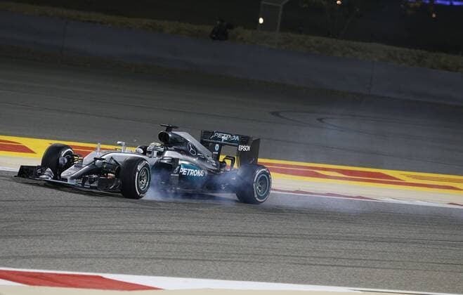 Motorsports: FIA Formula One World Championship WM Weltmeisterschaft 2016, Grand Prix of Bahrain, 44 Lewis Hamilton (GBR, Mercedes AMG Petronas Formula One Team), xHOCHxZWEIx