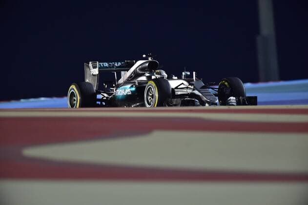 Motorsports: FIA Formula One World Championship WM Weltmeisterschaft 2016, Grand Prix of Bahrain, 44 Lewis Hamilton (GBR, Mercedes AMG Petronas Formula One Team), xHOCHxZWEIx