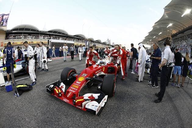Motorsports: FIA Formula One World Championship WM Weltmeisterschaft 2016, Grand Prix of Bahrain, 5 Sebastian Vettel (GER, Scuderia Ferrari), xHOCHxZWEIx
