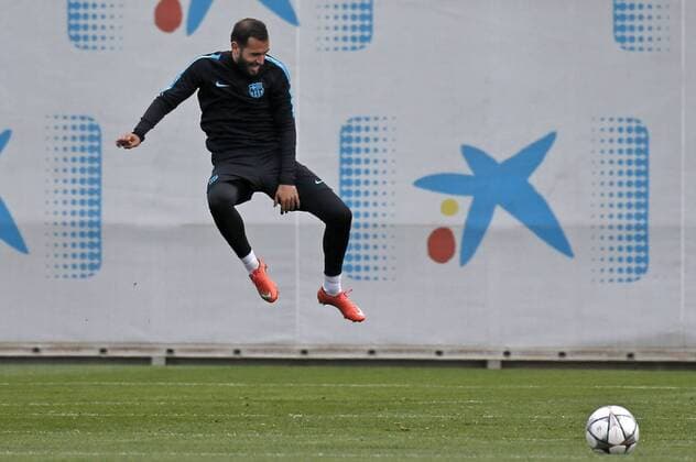 BARCELONA -april 04- SPAIN: Aleix Vidal during the training before the Champions League match against Atletico de Madrid, celebrated at the Ciutat Deportiva Joan Gamper, on april 04, 2016. Photo: Joan Valls Urbanandsport Cordion Press  xJoanxValls Urbanandsportx xFC-BARCELONA-TRAINING-CHAMPIONS-LEAGUEx