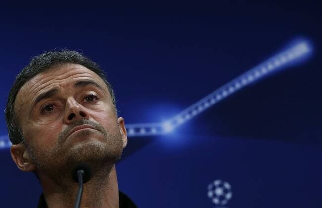 FC Barcelona Barca s Spanish coach Luis Enrique, gestures during a press conference PK Pressekonferenz held after a team s training session at Joan Gamper Sports City in Sat Joan Despi, Catalonia, northeastern Spain, 04 April 2016. FC Barcelona will face Atletico Madrid in a Champions League quarter finals first leg soccer match the upcoming 05 April. EFE Alberto Estevez PRESS CONFERENCE !ACHTUNG: NUR REDAKTIONELLE NUTZUNG!  GRA082 20160404-635953774490098176