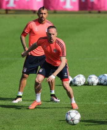 04.04.2016, 1.BL,FC Bayern Training, Säbenerstrasse München, im Bild: Arturo Vidal (FCB) und Franck Ribery (FCB)