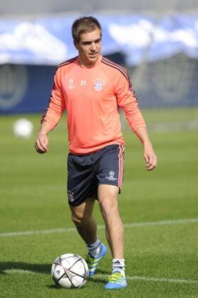 Philipp LAHM (Bayern Muenchen),Aktion,Einzelaktion, Einzelbild,Freisteller,Ganzkoerperaufnahme,ganze Figur. Training FC Bayern Muenchen vor dem Champions League Spiel gegen Benfica Lissabon. Fussball 1. Bundesliga,am 04.4.2016.