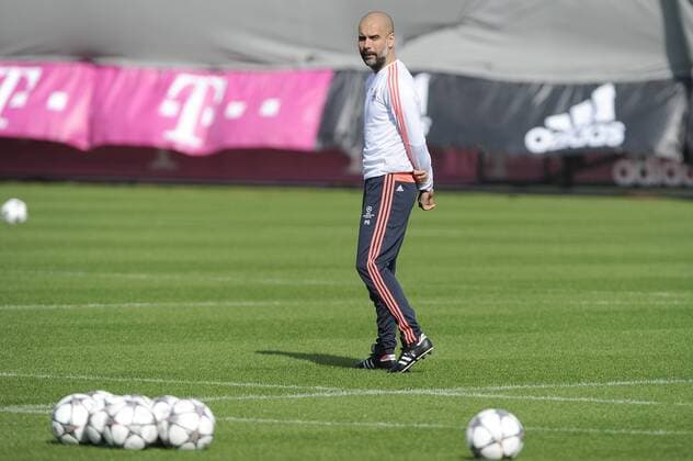 Pep (Josep) GUARDIOLA (Trainer FCB). Training FC Bayern Muenchen vor dem Champions League Spiel gegen Benfica Lissabon. Fussball 1. Bundesliga,am 04.4.2016.