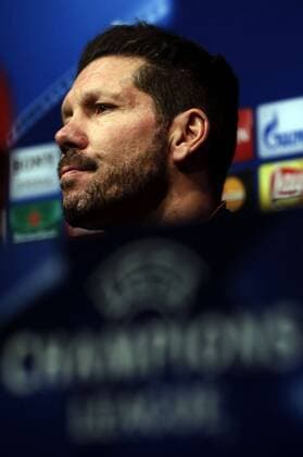 Atletico Madrid s Argentinian coach Diego pablo Simeone during a press conference PK Pressekonferenz held prior to a team s training session at Joan Gamper Sports City in Sat Joan Despi, Catalonia, northeastern Spain, 04 April 2016. Atletico Madrid will face FC Barcelona Barca in a Champions League quarter finals first leg soccer match the upcoming 05 April. EFE Alberto Estevez PRESS CONFERENCE !ACHTUNG: NUR REDAKTIONELLE NUTZUNG!  GRA315 20160404-635953914680775531
