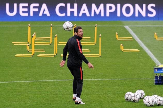 April 4, 2016 - Barcelona, Catalonia, Spain - Diego Pablo Simeone of Atletico de Madrid, playing with the ball during the training session before F.C.Barcelona vs Atletico de Madrid UEFA Cahampions League match on April 4, 2016 in Barcelona, Spain. Atletico de Madrid training session  - ZUMAn230