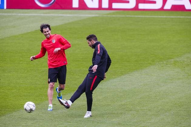 April 4, 2016 - Barcelona, Catalonia, Spain - Tiago and Diego Pablo Simeone during the last training before the match between FC Barcelona Barca - Atletico de Madrid, for the round 1 4 leg 1st leg of the Champios League, played at Camp Nou Stadium on 4th Apr 2016 in Barcelona, Spain. Atletico de Madrid training session  - ZUMAn230